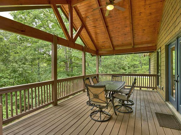 5th image of 744 W Hidden Valley Lakes Dr