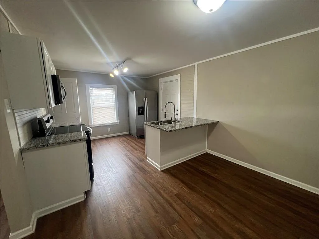 1 bed, 2.0 bath, $1,395 — Photo 3