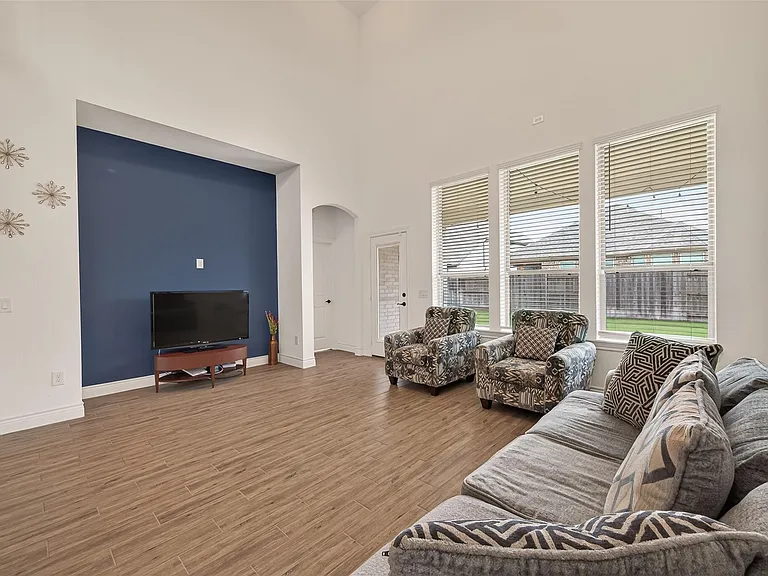 7319 Woodlark Ridge Dr — Photo 8