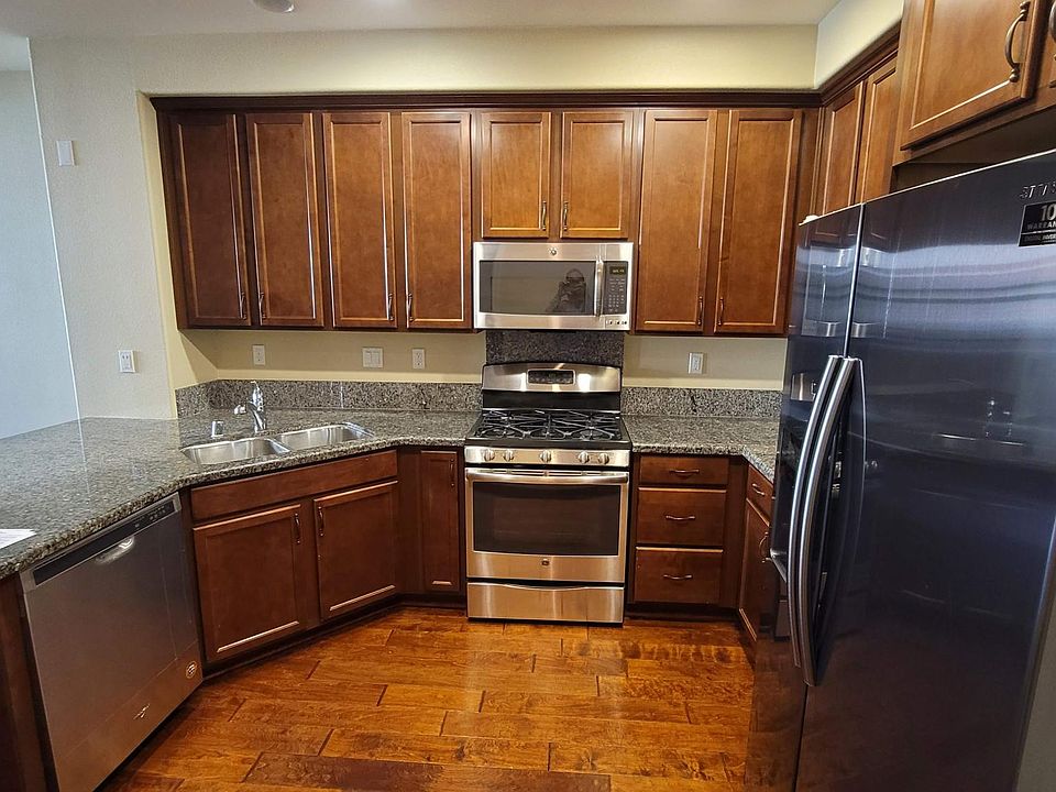 1st image of 1511 Bond St #1511