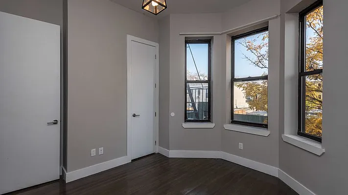 Rented by Nooklyn NYC LLC | media 36