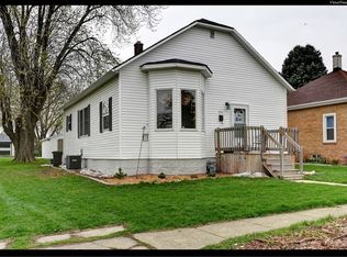 311 E 1st St, Oglesby, IL 61348