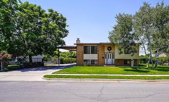 3rd image of 423 Parkinson Dr
