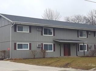 426 Norwood Dr APT 1, Francis Creek, WI 54214