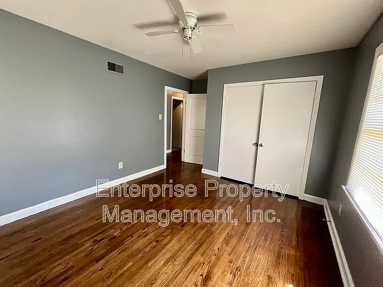 1922 Saint Elmo Ave — Photo 21