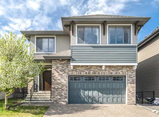 767 NE Shawnee Dr SW, Calgary, AB T2Y1V6