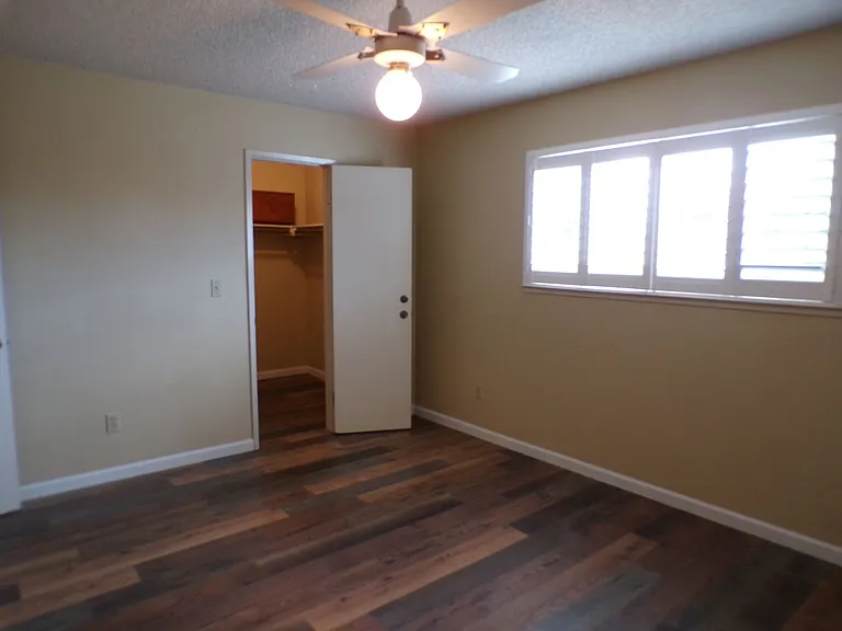 3733 Longbridge Dr — Photo 9