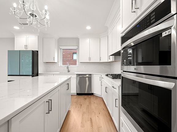 5th image of 1000 Elm Ave APT 1