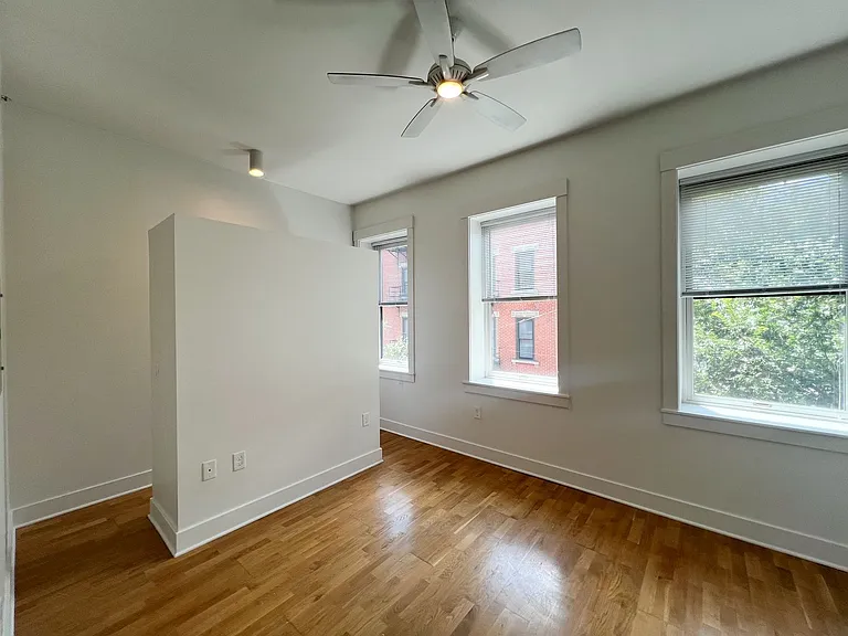 1206 Broadway — Photo 10