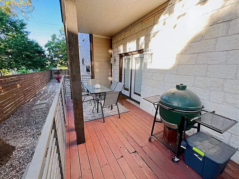 907 Cardinal Ln — Photo 27