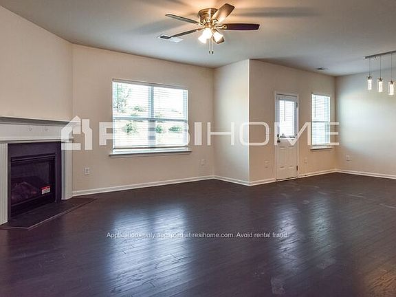 4th image of 236 Paulownia Cir