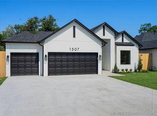 1507 N 1st St, Jenks, OK 74037