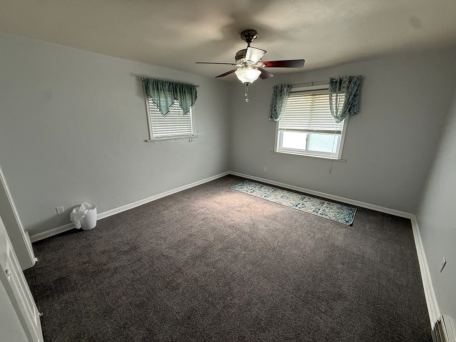 Rent Me! Beautiful 3 Bedroom Home — Photo 4