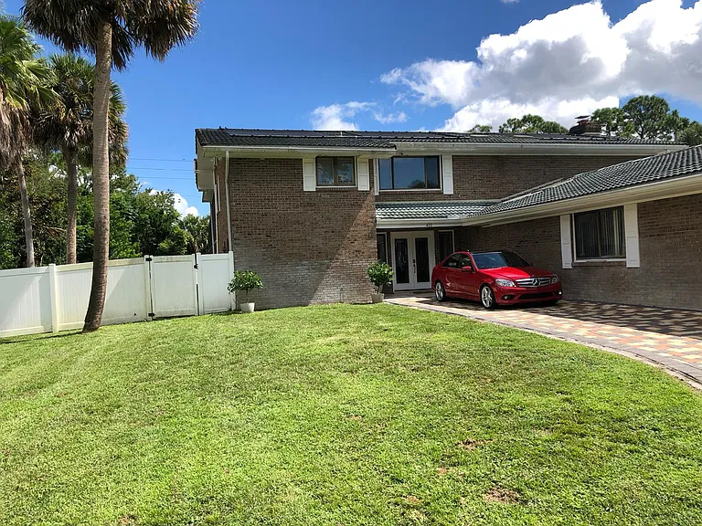 433 Pelican Bay Dr — Photo 23