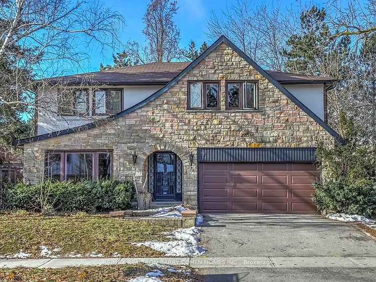 9 Sonata Cres — Photo 1