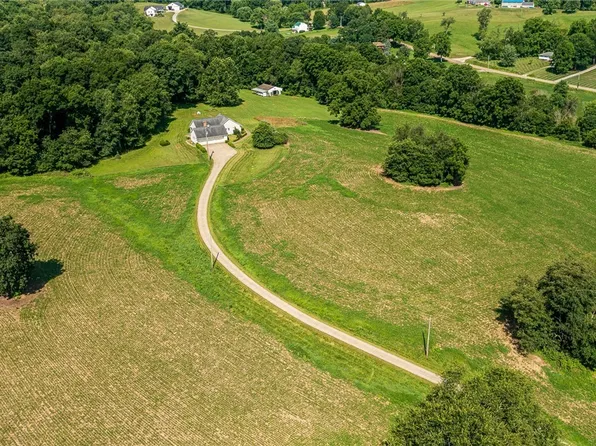 10784 Fisher Rd NW, Bolivar, OH 44612