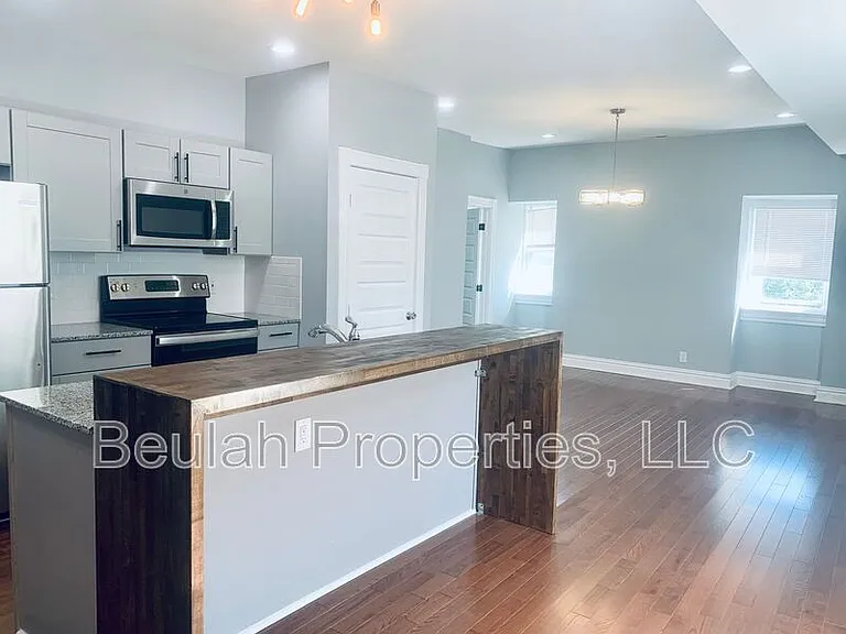2409 S 12th St #3F — Photo 4