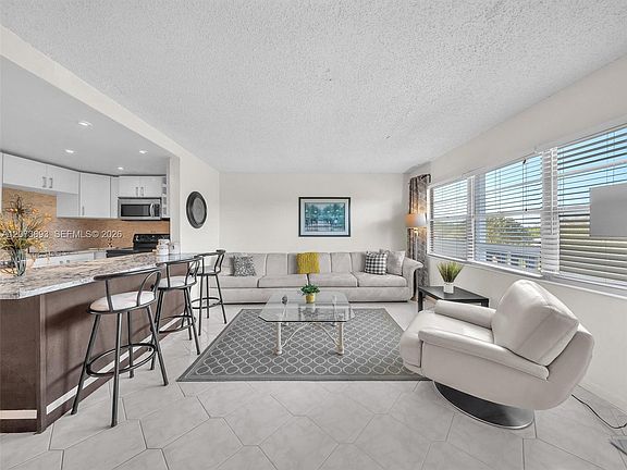 4th image of 4008 Berkshire E #4008-A