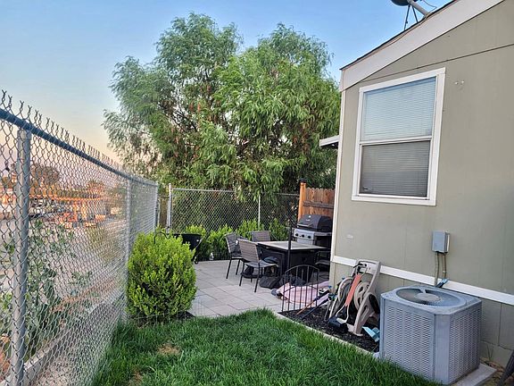 5th image of 2160 W Rialto Ave Space 88