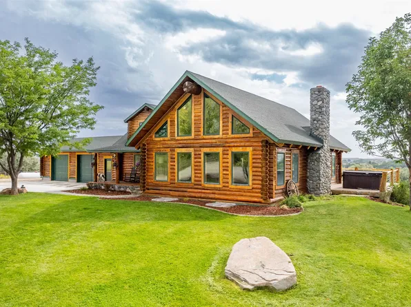 1478 Highway 14A, Powell, WY 82435