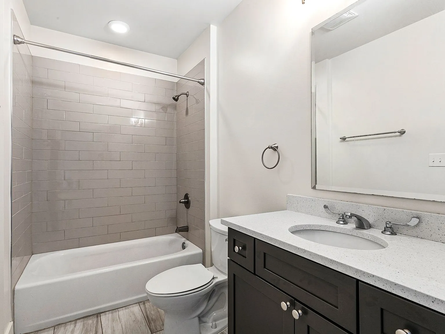 Newly Constructed Apartments in The Heart of Mid City - Gated Parking Included — Photo 4