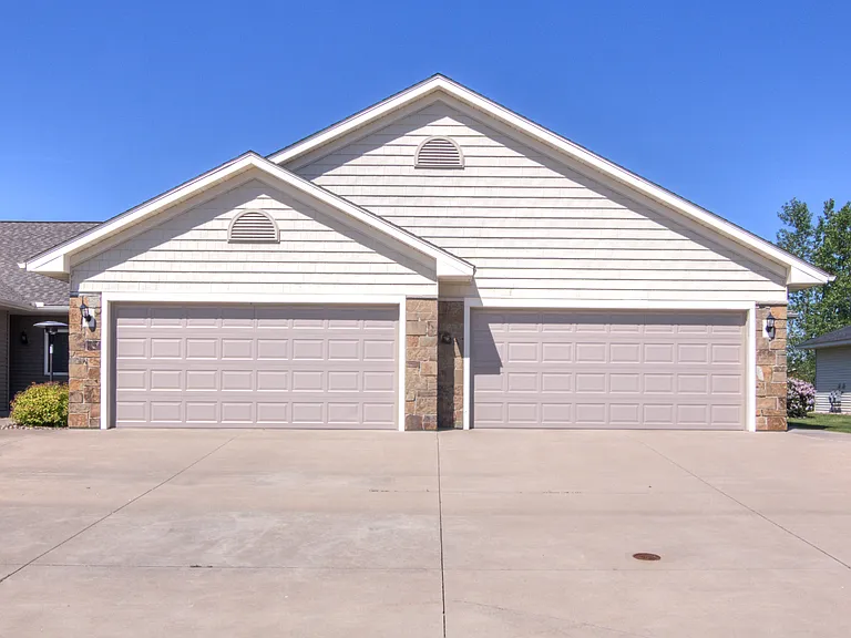 1657 Gunston Dr #B — Photo 20