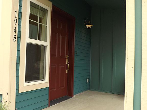4th image of 1948 17th Ave NE