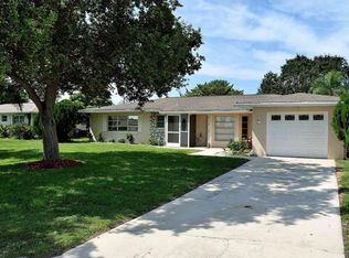 38 Annapolis Ln, Rotonda West, FL 33947