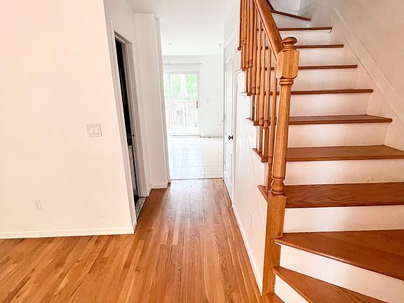 3rd image of 72B Townsend Ave #B