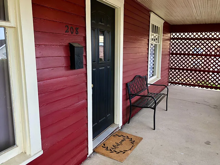 208 S Whites Ave — Photo 24