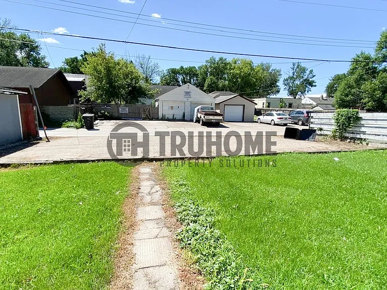 2305 University Ave — Photo 7