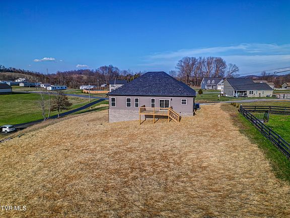 4th image of 943 Sugar Hollow Rd