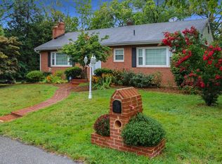 105 Panorama Dr, Oxon Hill, MD 20745
