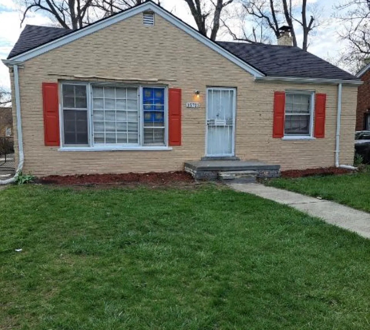 15723 Greenfield Rd — Photo 1