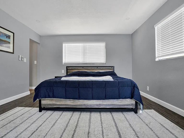 1901 N Riverside Dr #1 — Photo 14