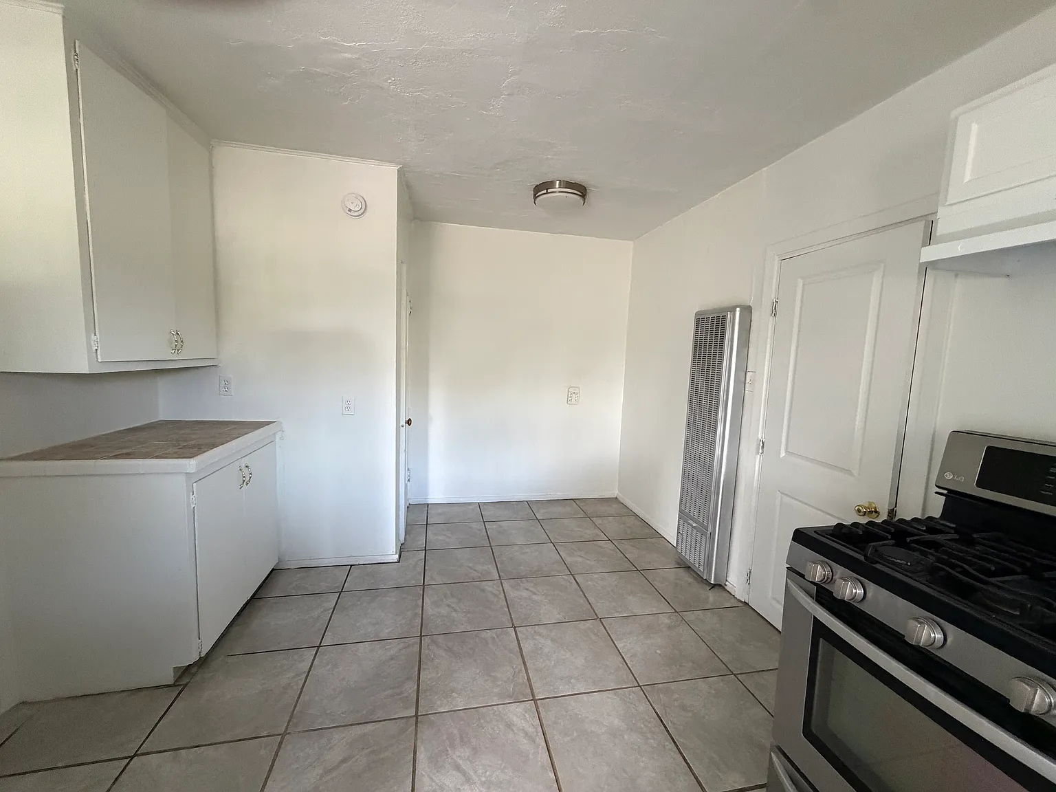1 bed, 850 sqft, $2,650 — Photo 4