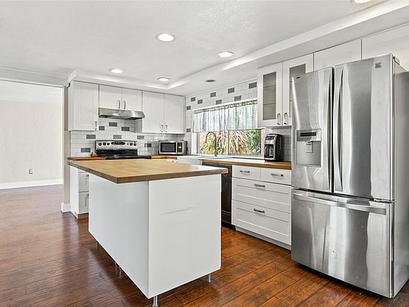 3rd image of 8509 Arrowhead Dr