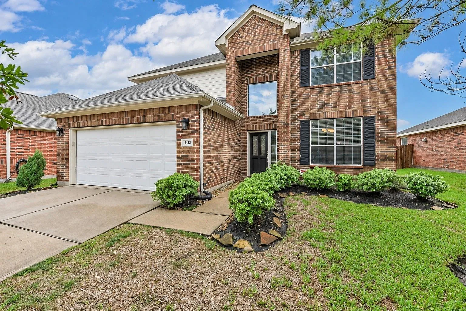 4 bed, 2.5 bath, 2477 sqft, $2,450 — Photo 1