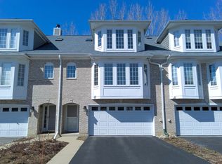 1049 N Glenview Ct, Palatine, IL 60067