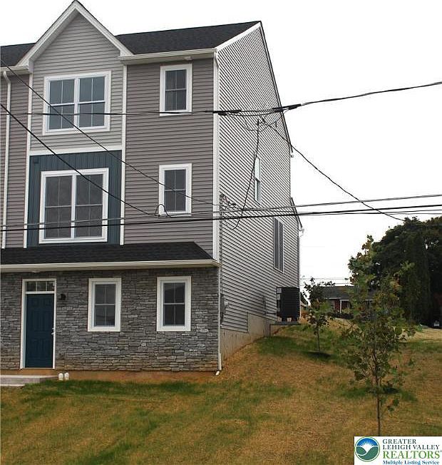 1st image of 82 Hess Ave