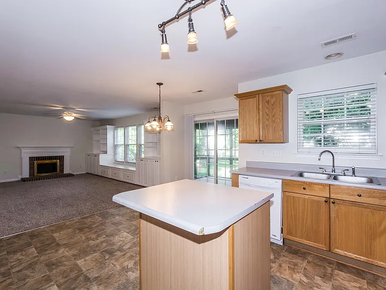 3605 Arthur St — Photo 6