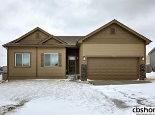 6637 Elm Hurst Drive, Papillion, NE 68157