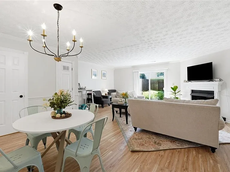 1070 Travelers Trl NW — Photo 5