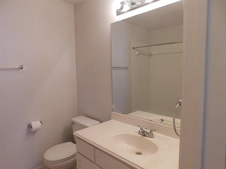 2710 Grants Lake Blvd #F4 — Photo 31