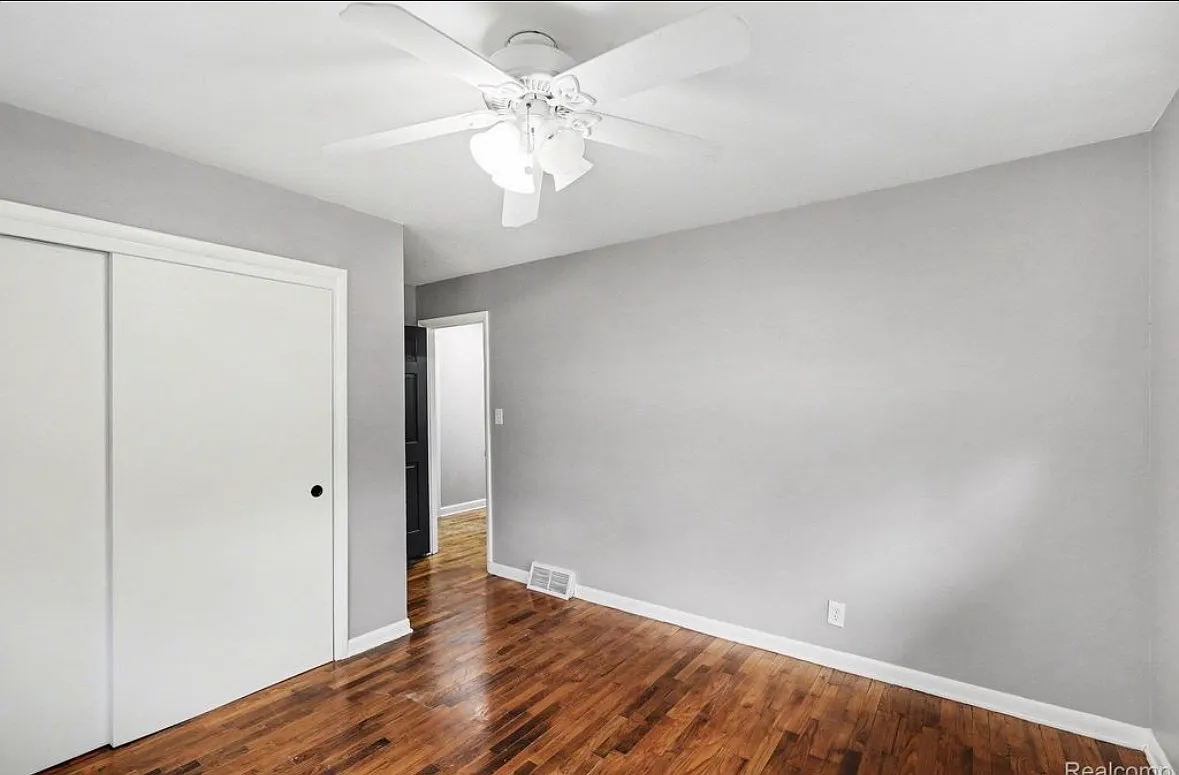 4 bed, 1924 sqft, $1,600 — Photo 4