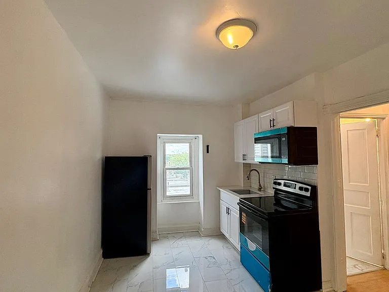 356 E Walnut Ln #3 — Photo 17