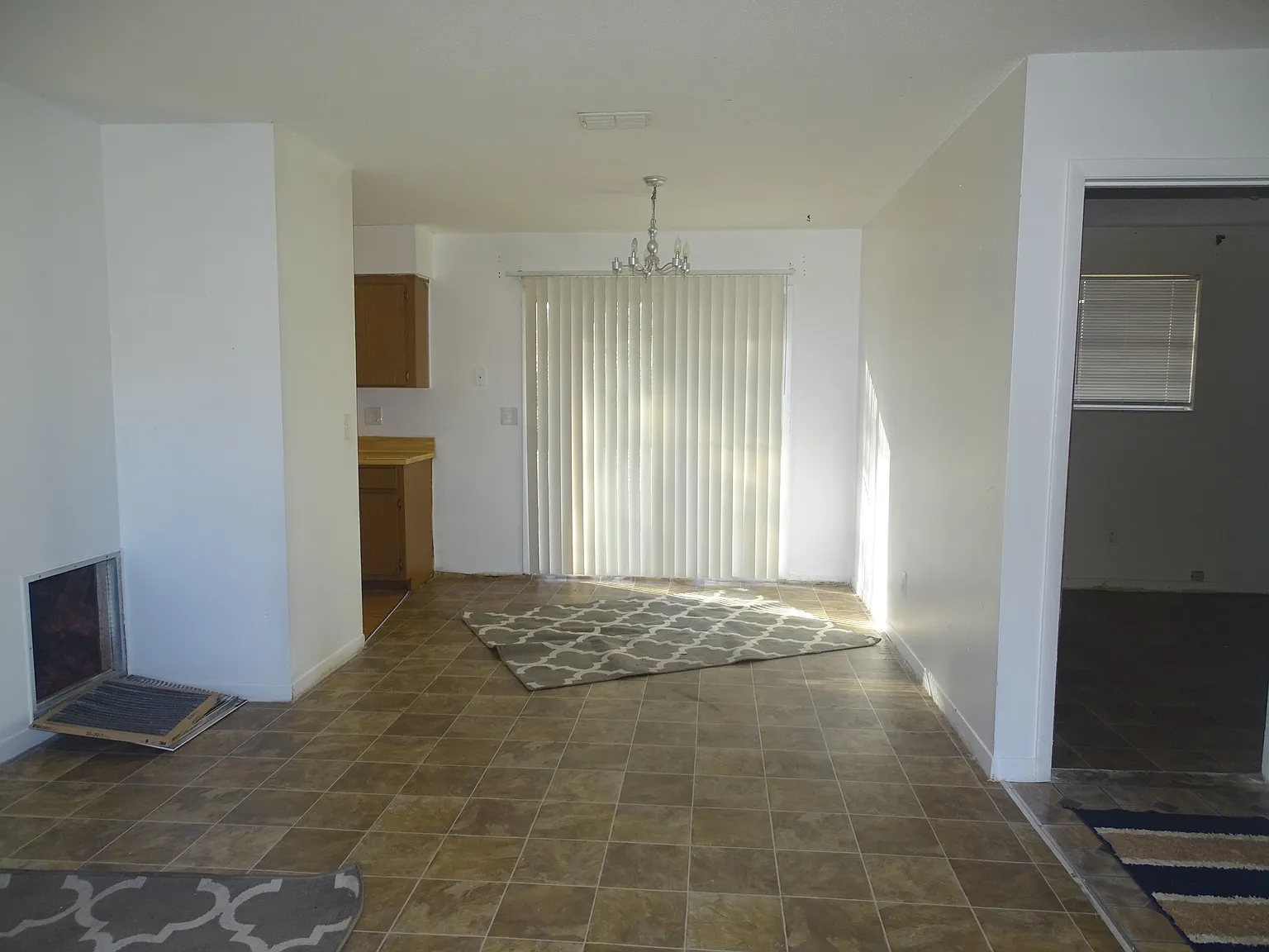 2 bed, 980 sqft, $1,000 — Photo 3