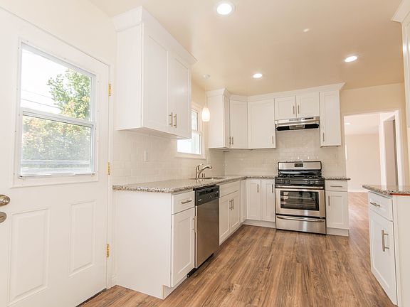 4th image of 510 S Borchard Dr