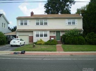 875 Fulton St, Farmingdale, NY 11735