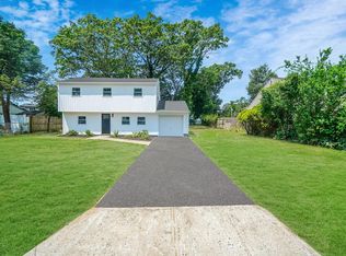 9 Huron St, Port Jefferson Station, NY 11776